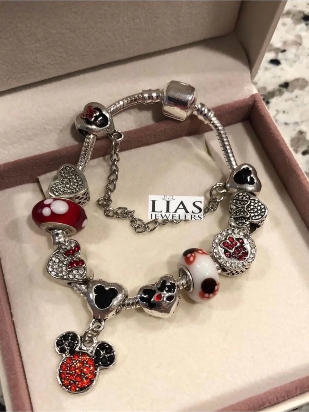 Lias Jewelers wedding over set