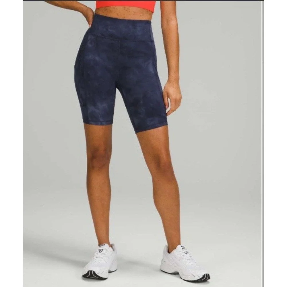 EUC‎ Lululemon Invigorate High-Rise Short 8