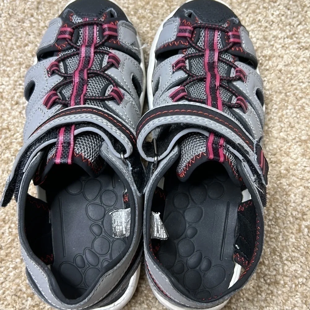 Cat & Jack size black