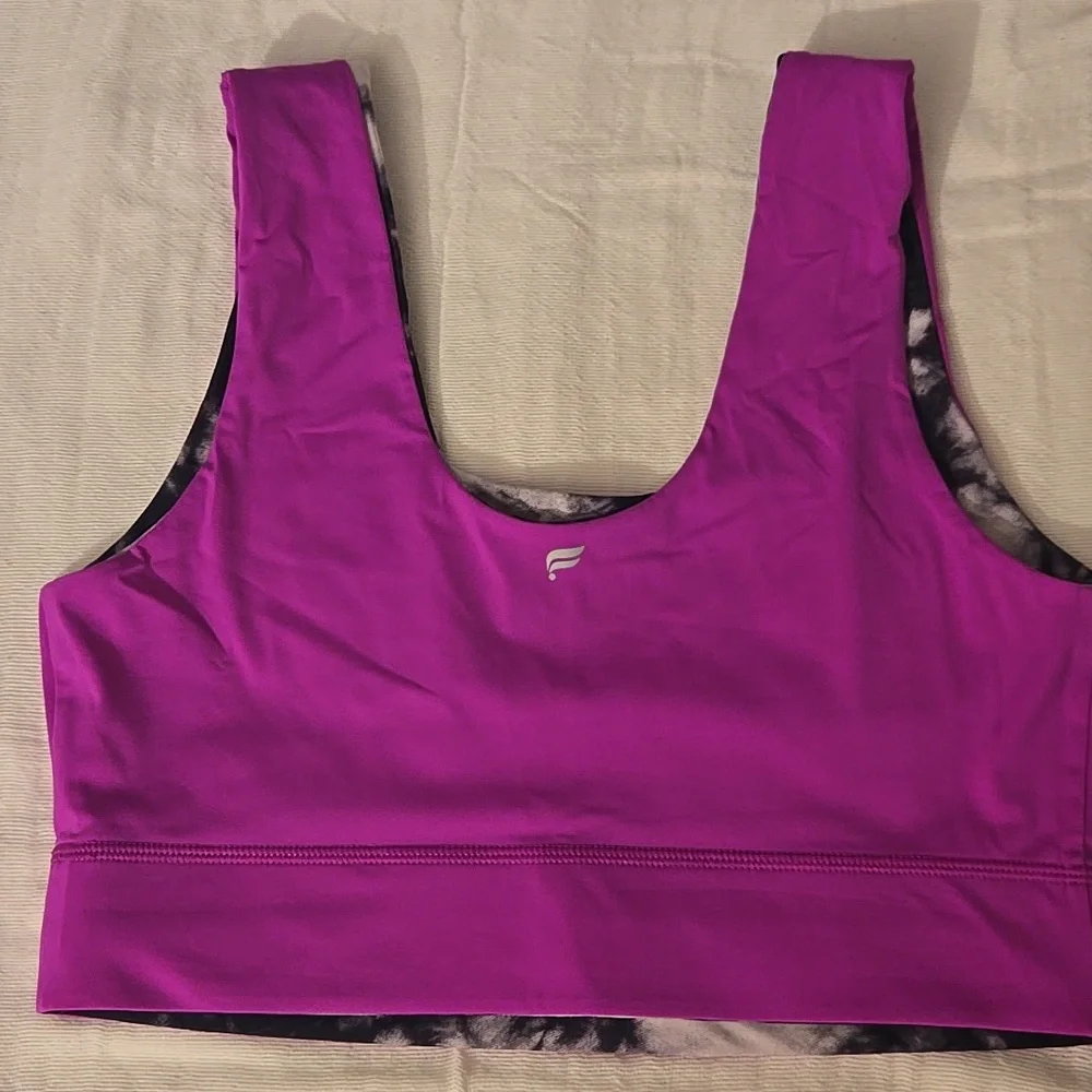 Fabletics reposhing this