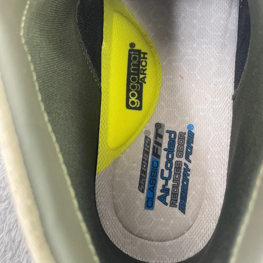 Skechers classic fit