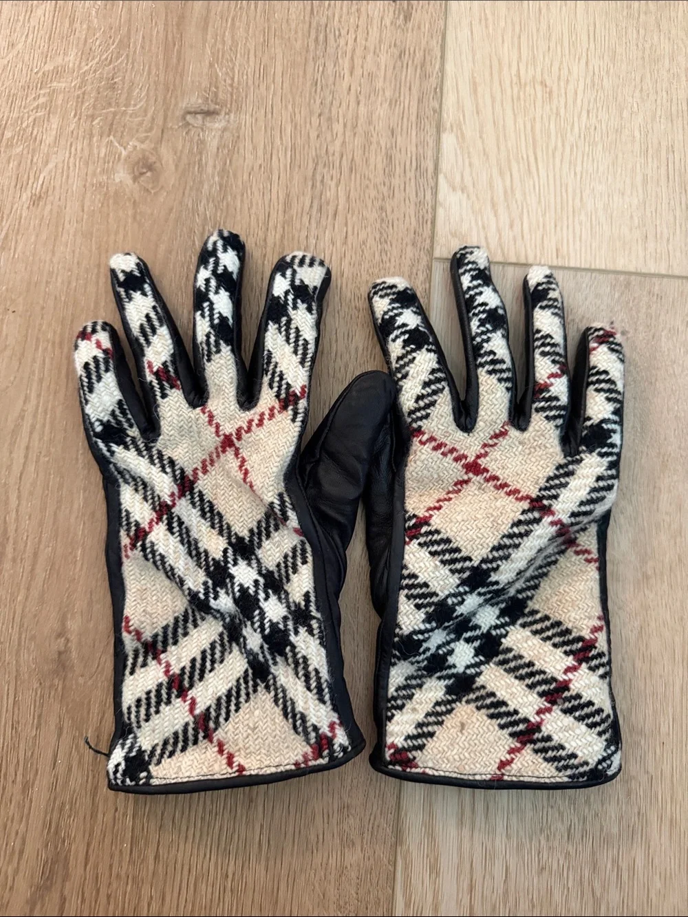 Burberry Plaid wool leather palm of Gloves