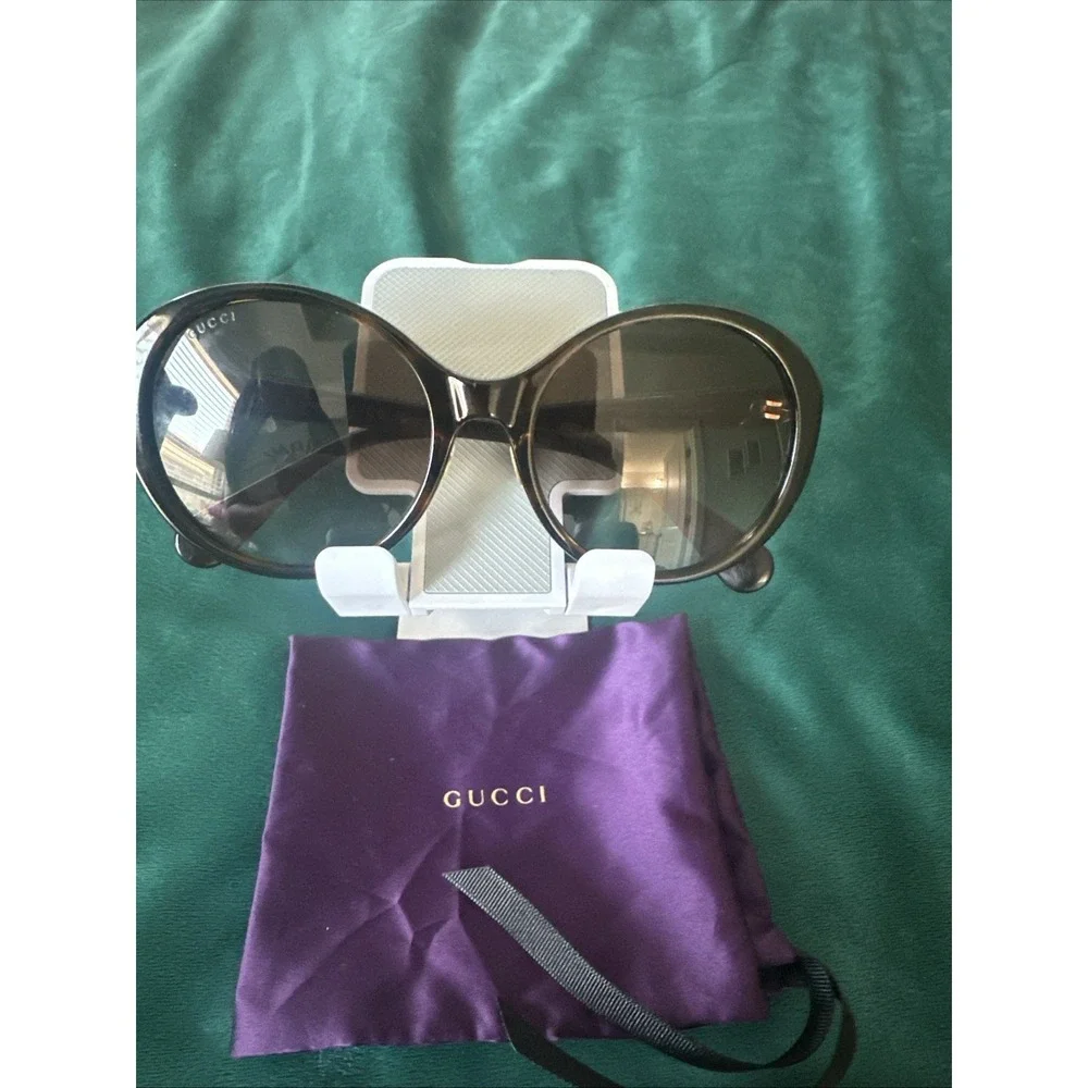 Gucci pre owned