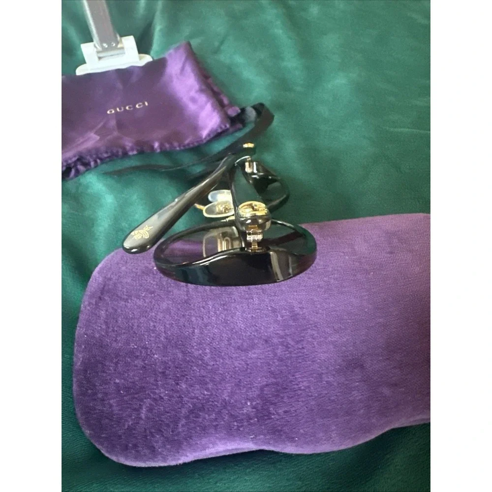 Gucci pre owned
