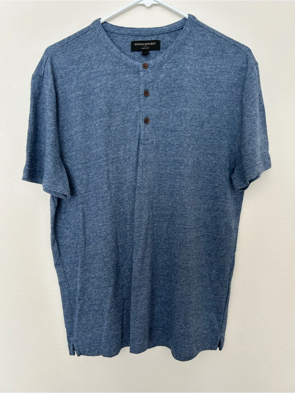 Banana Republic Men's Heathered Blue Short-Sleeve Henley