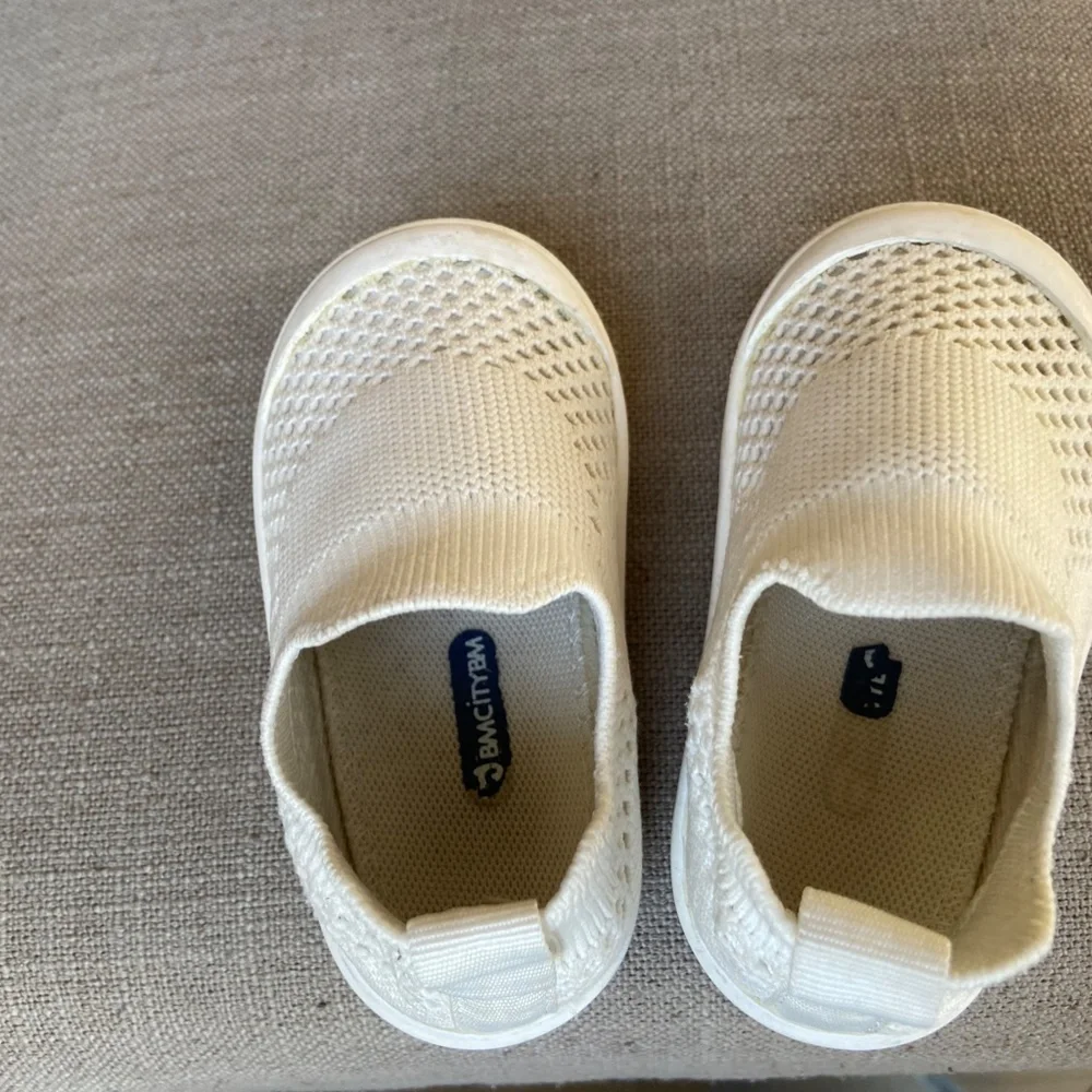 BMCiTYBM White Slip-On Infant Non-Slip First Walker Sneakers US Size 5