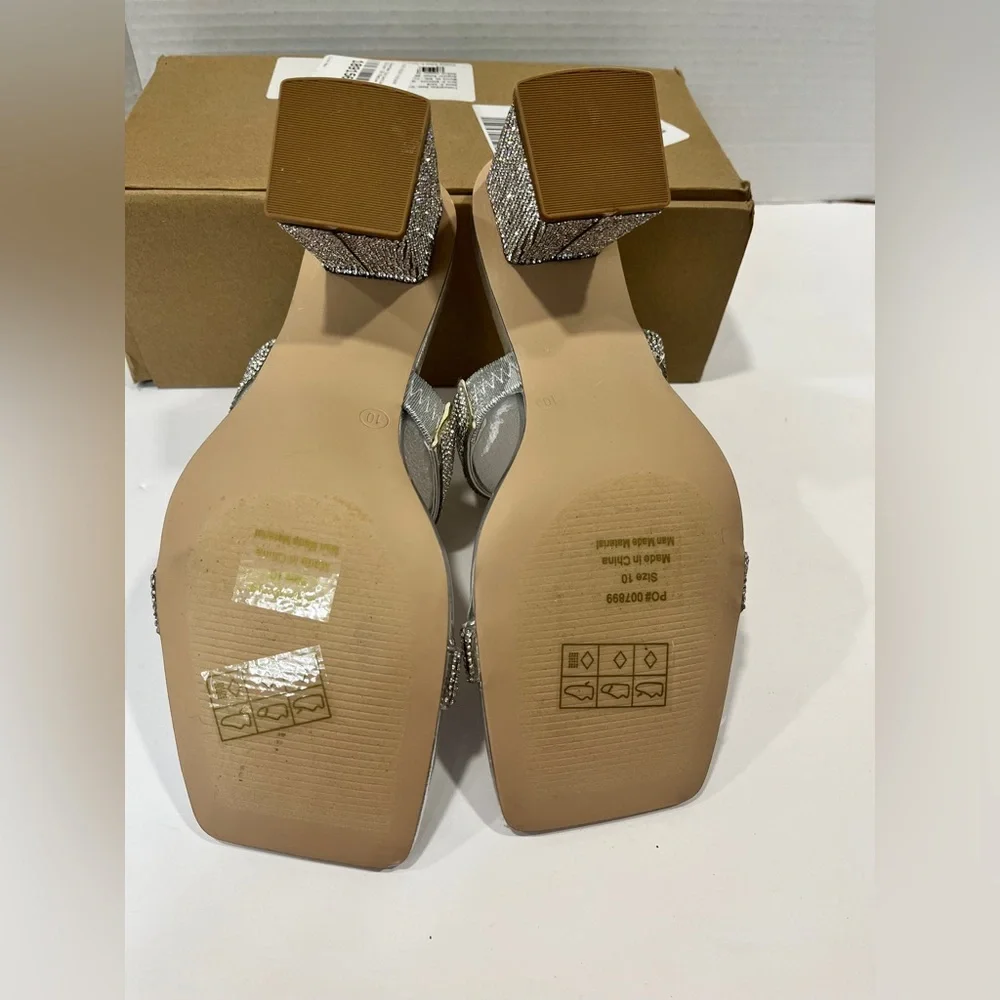 Journee Collection shoe toe