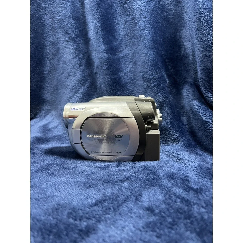 Panasonic VDR-D100 Camcorder -‎ Silver