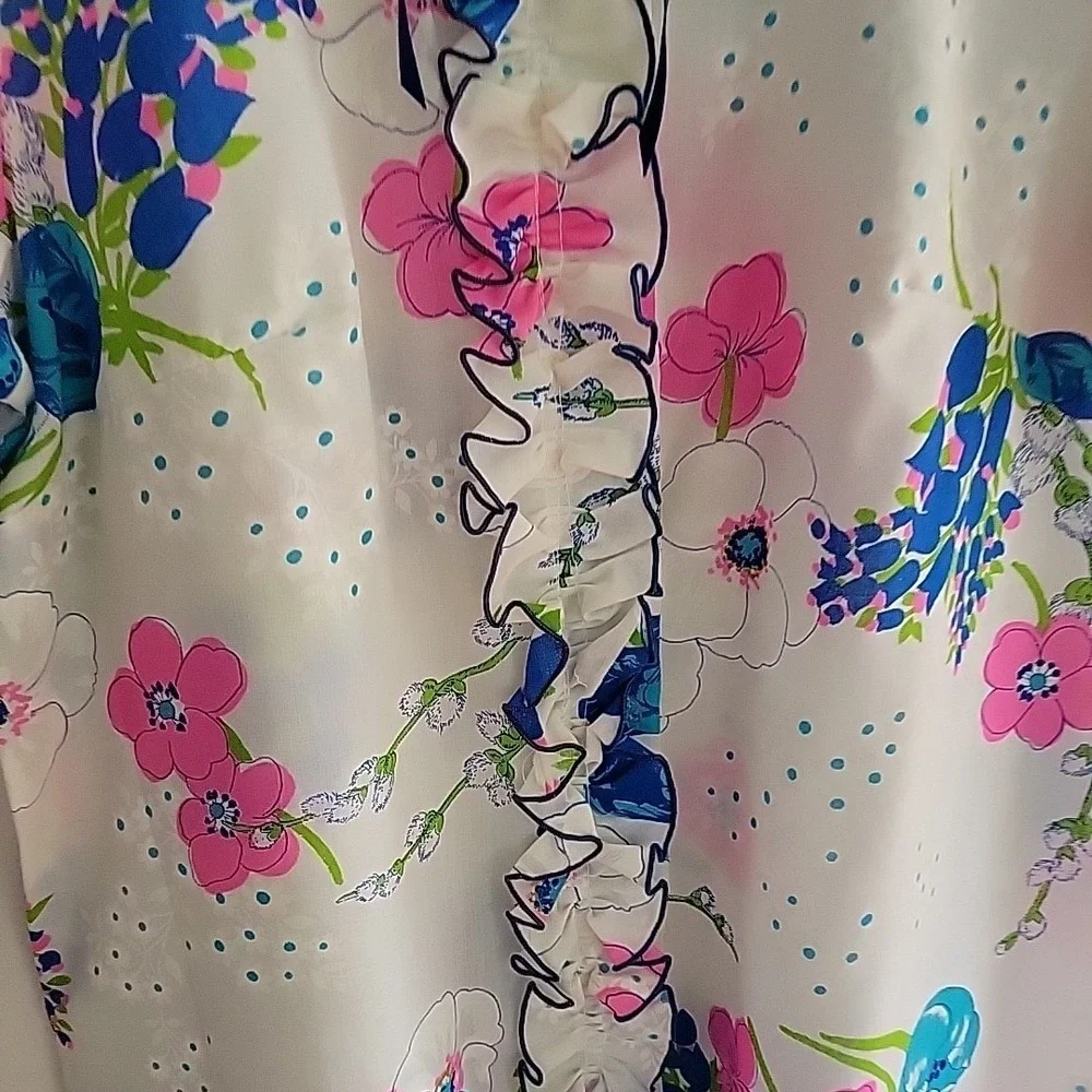 Dela-Ann features crewneck