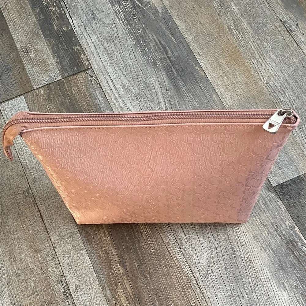 Guess elegant pink