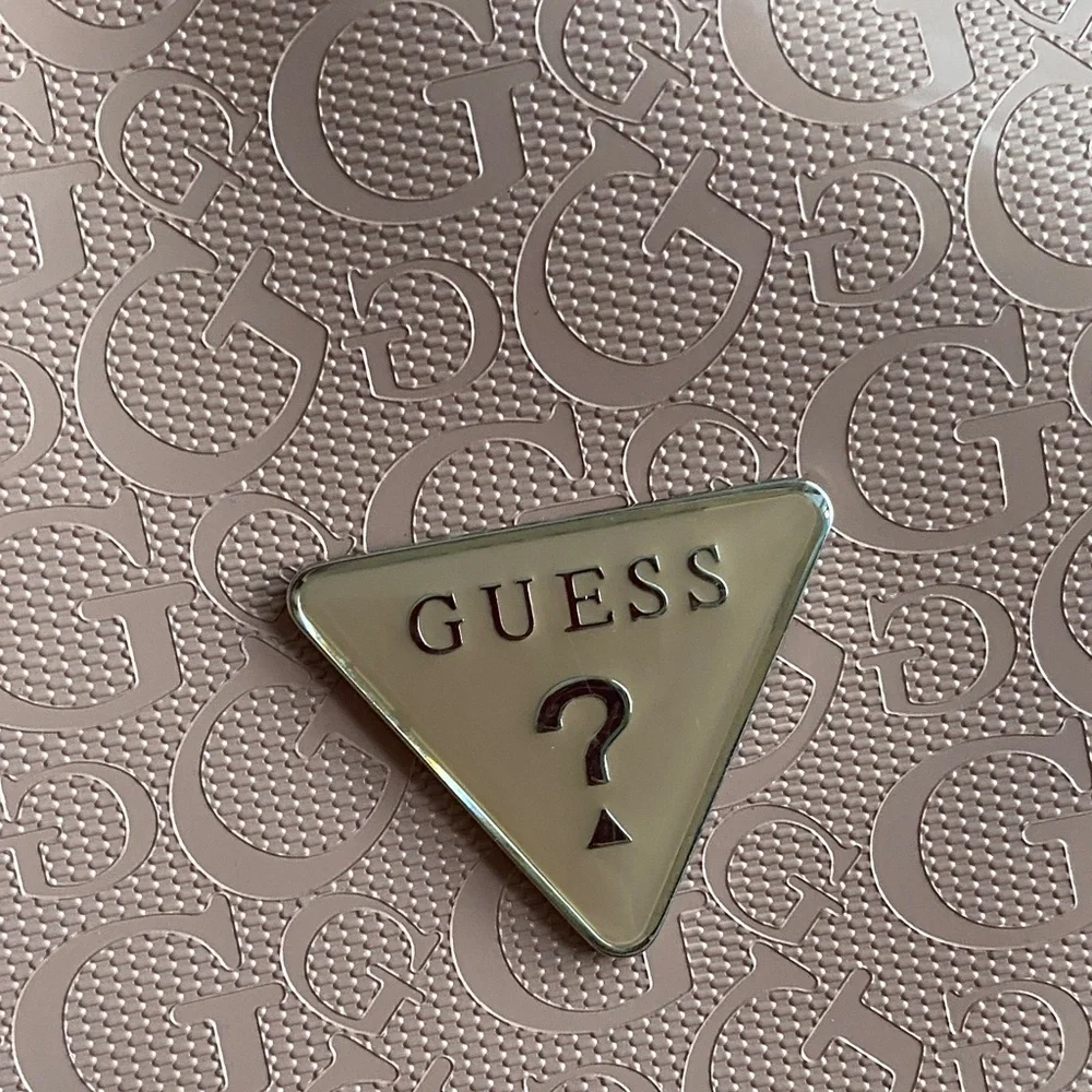 Guess elegant pink
