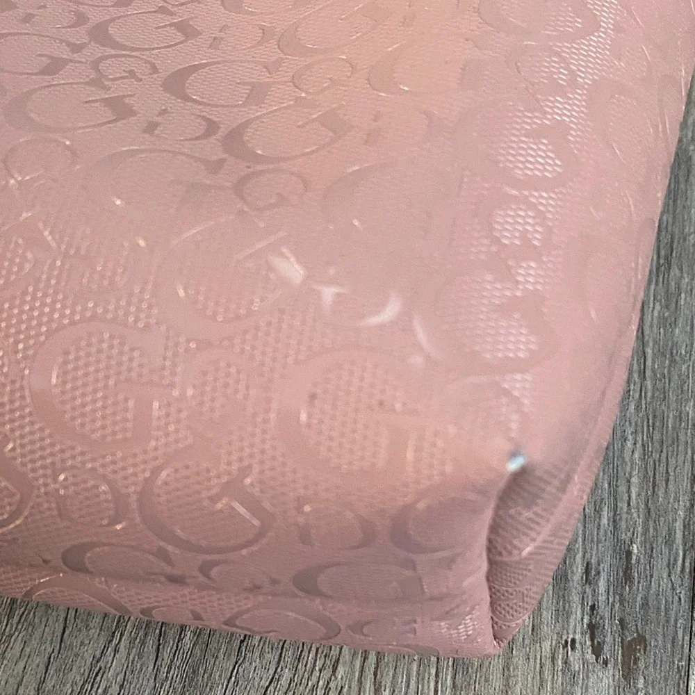 Guess elegant pink