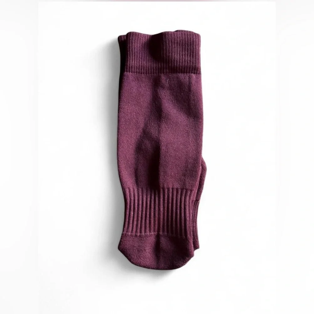 TCK Maroon Boys Baseball Socks Youth Size Small - Worn Once