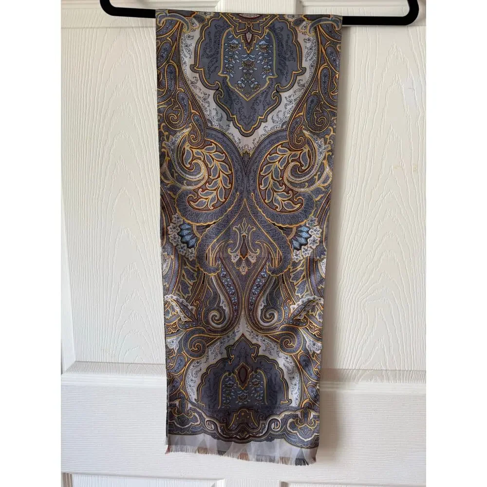 Unknown paisley reversible