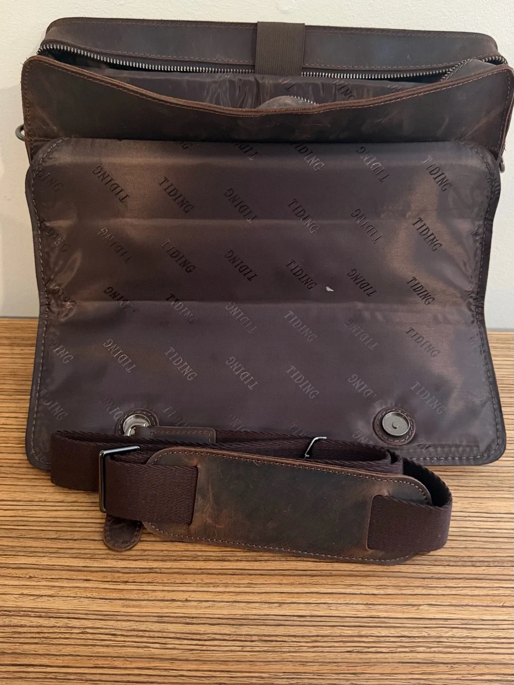 N/A functional leather zippered
