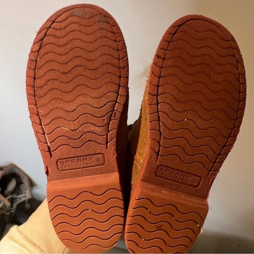Sperry color brown