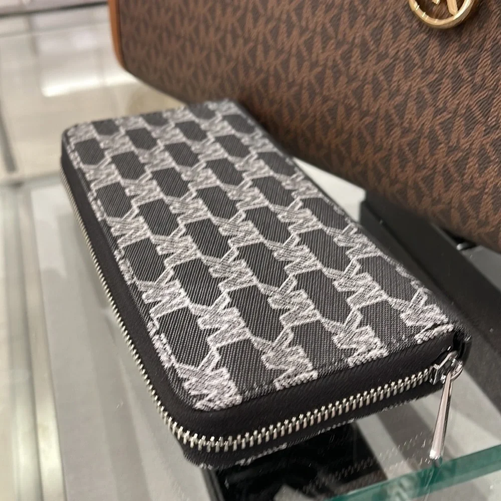 Michael Kors slot tag