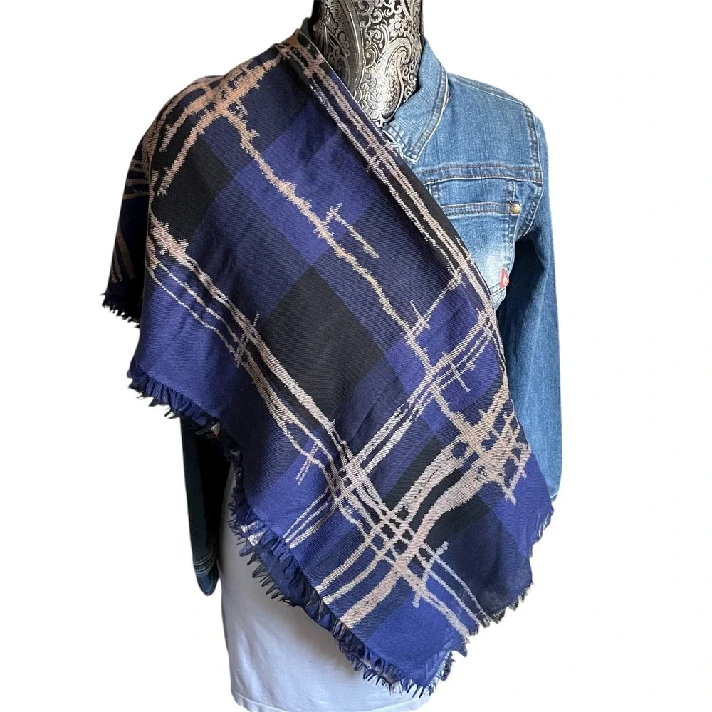 Centex shawl distressed