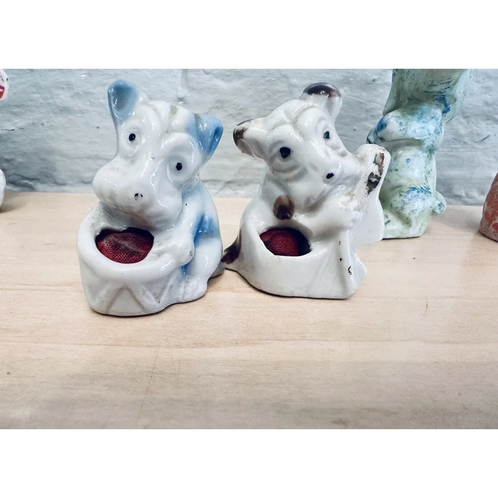 Vintage Two Dogs Holding Balls Figurines Made In‎ Japan