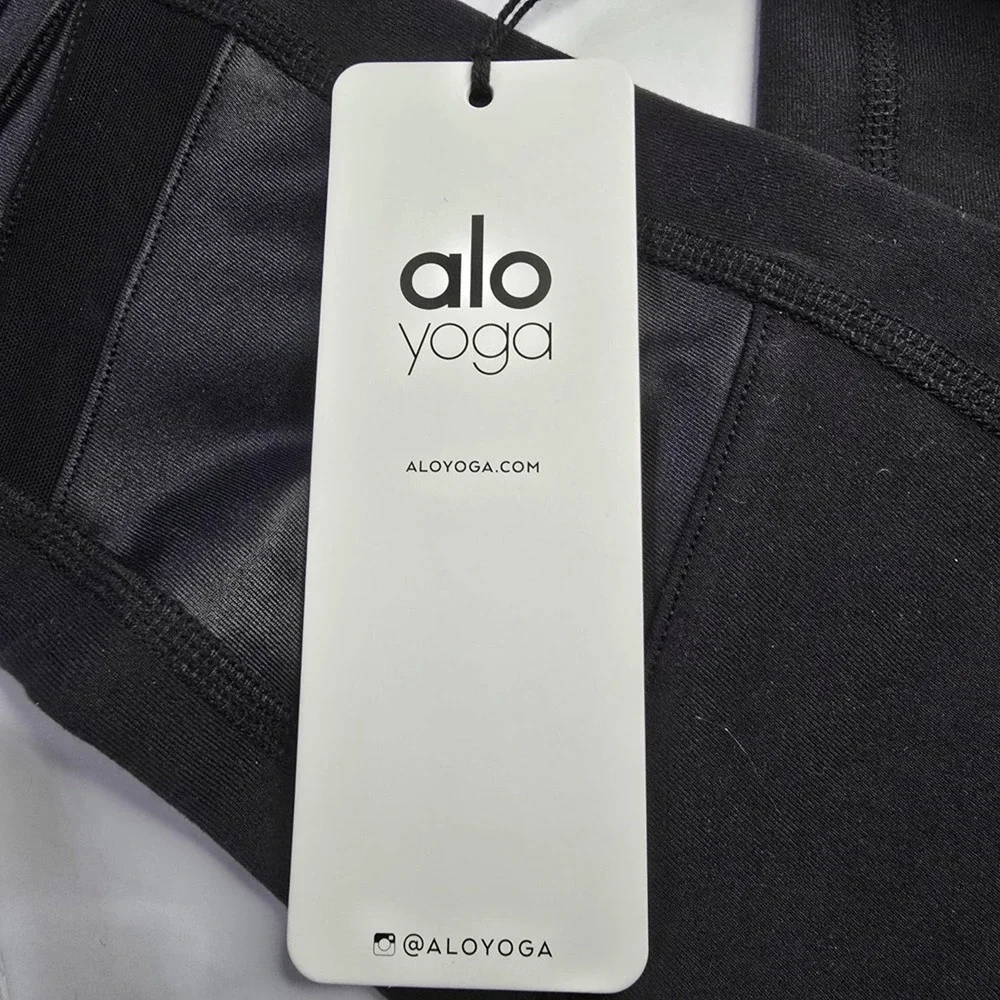 ALO Yoga iconic performance