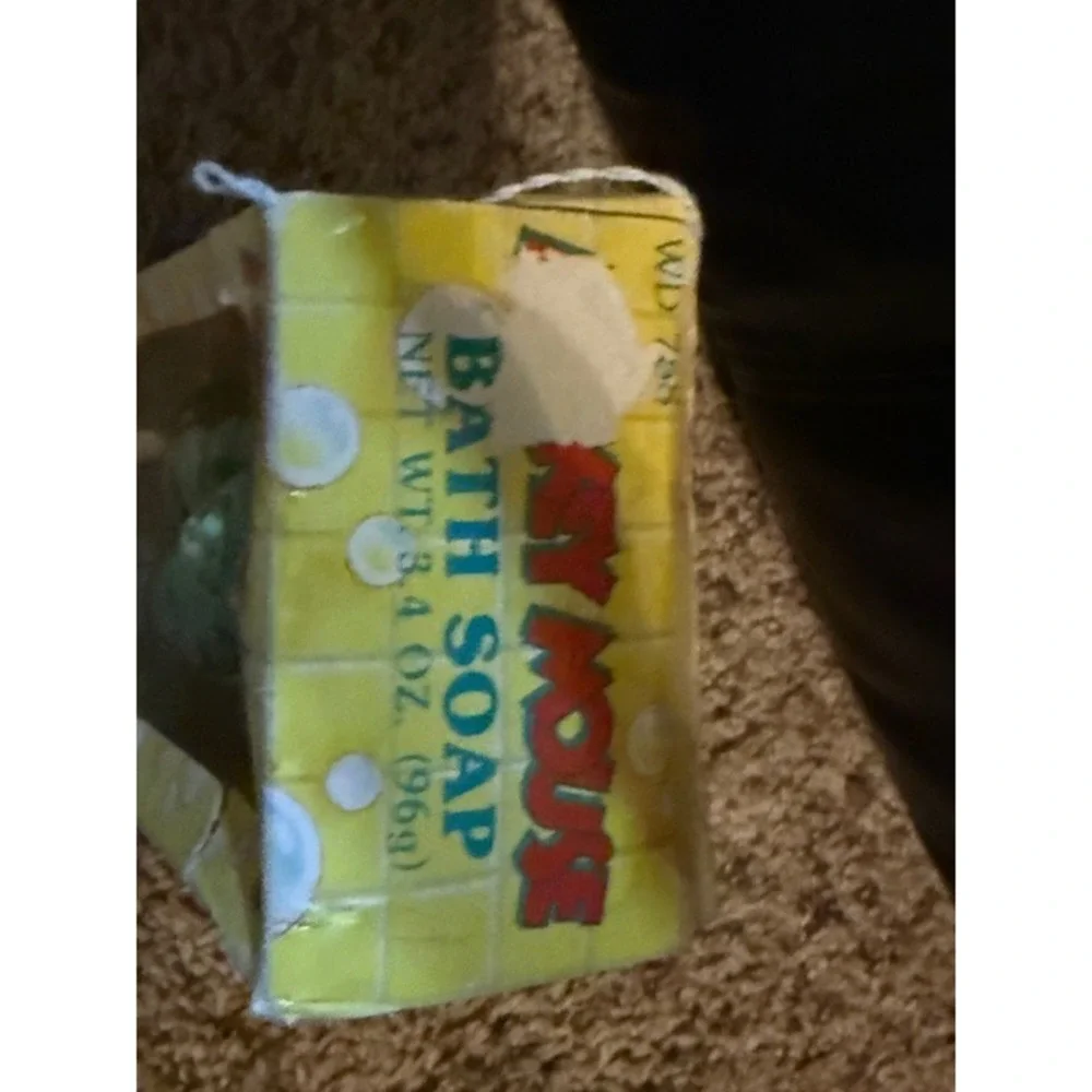 Vintage Mickey Mouse Bath Soap 3.4‎ oz. 1990s Disney Collectible New in Box