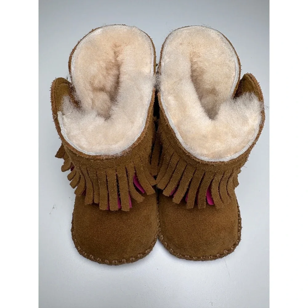 UGG style **details**