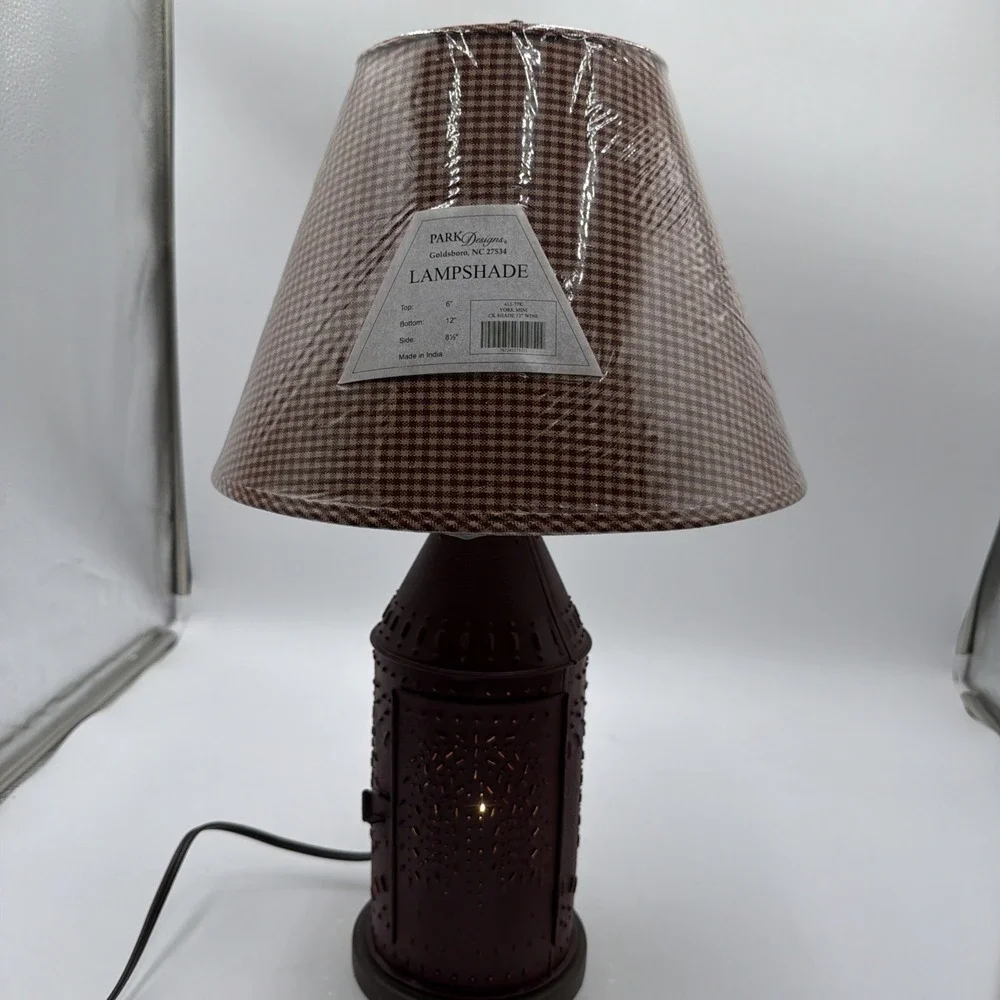 The Unbranded Brand beautiful lamp