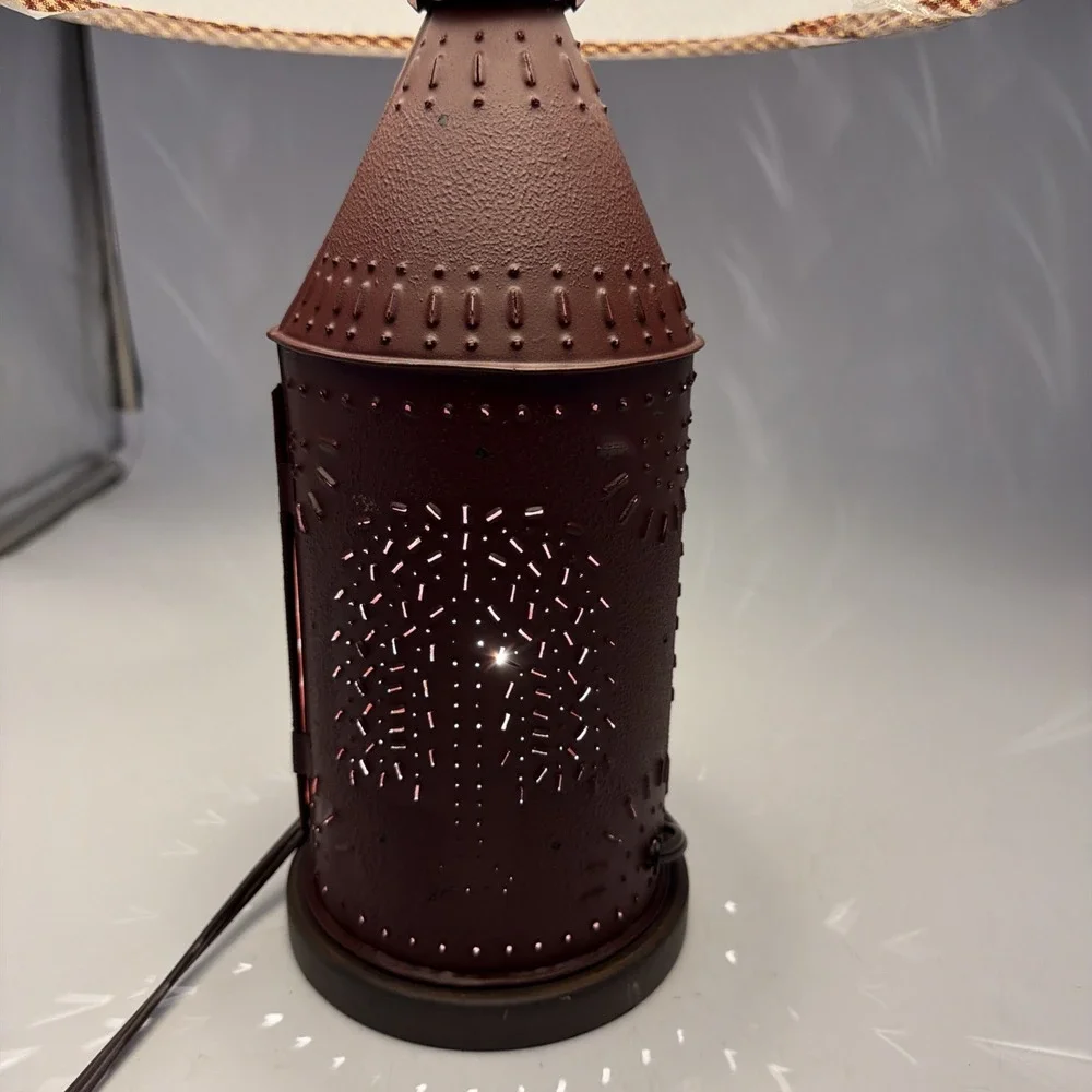 The Unbranded Brand beautiful lamp