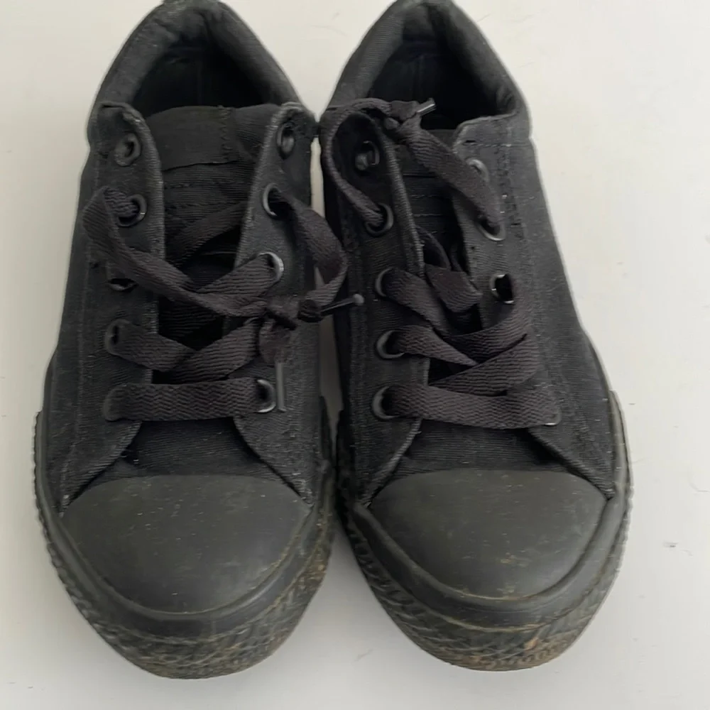 Converse chick Taylors black sneakers size 3 very used