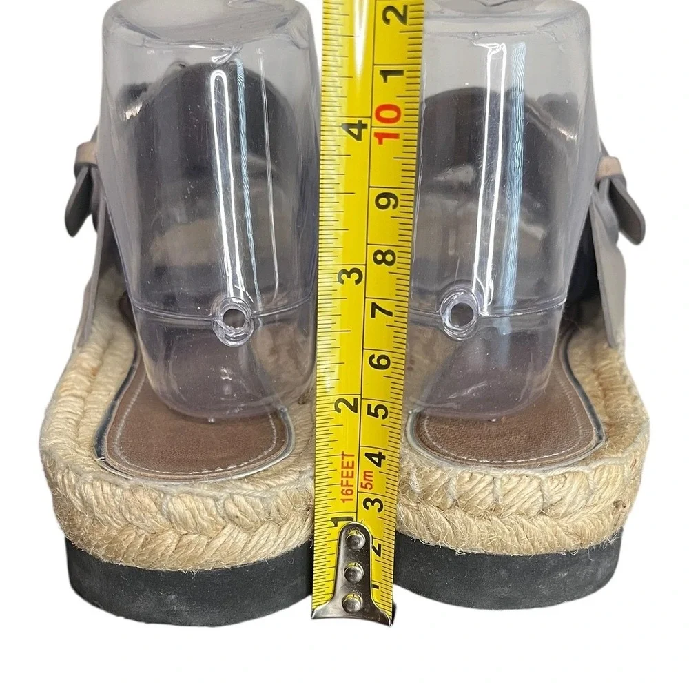 Paloma Barcelo stylish comfortable