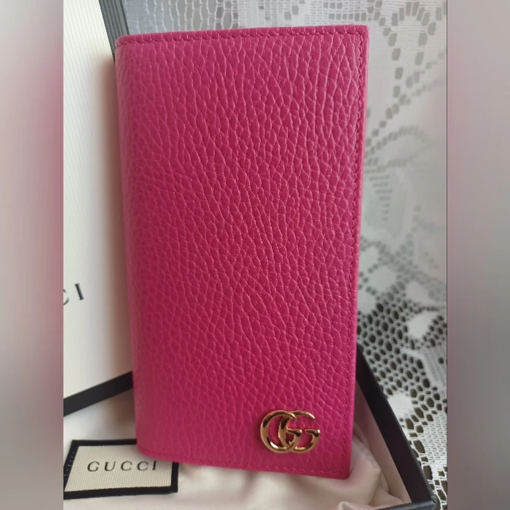Gucci comes box