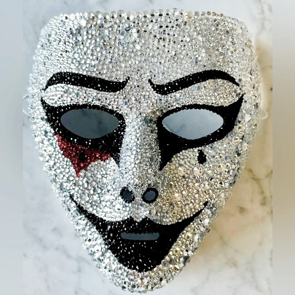 Mask nwot halloween