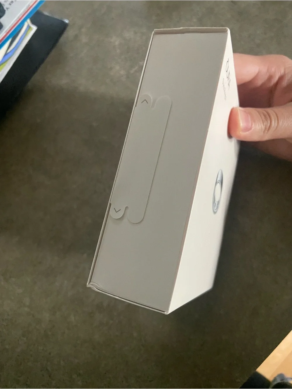 Oura Ring 4 Packaging — White with Silver Accents
