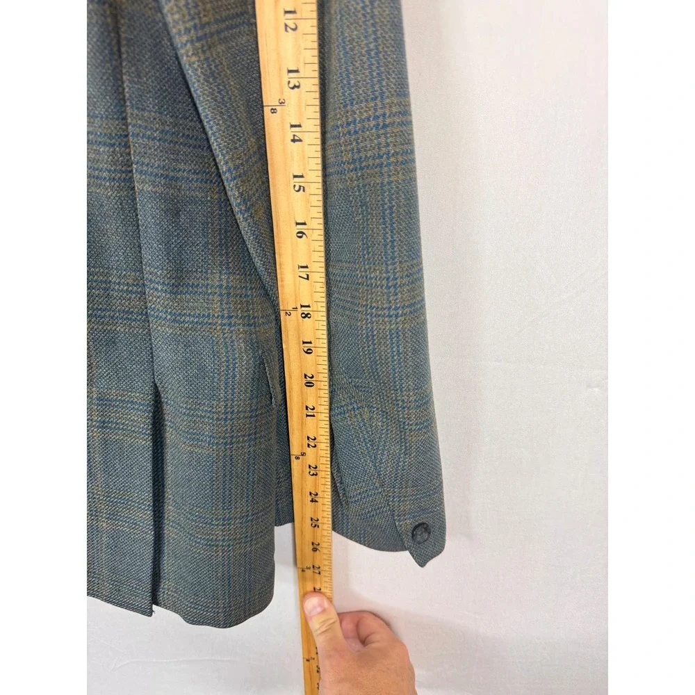 Vintage Beau Marc Saxony Tweed Wool Blazer Blue Plaid Sport Coat Made in England