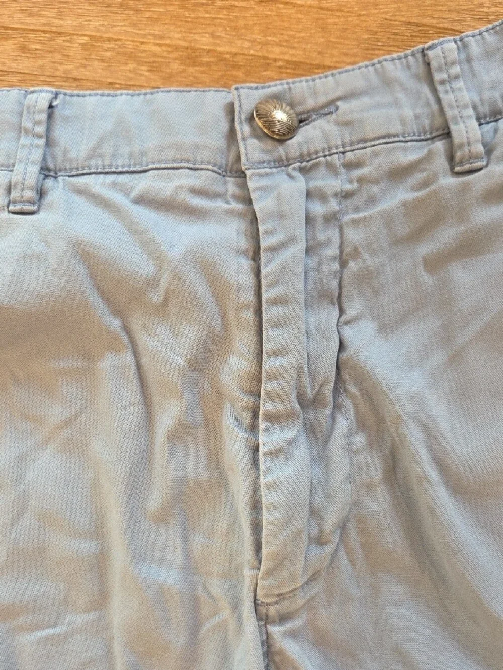 Faherty seaming button