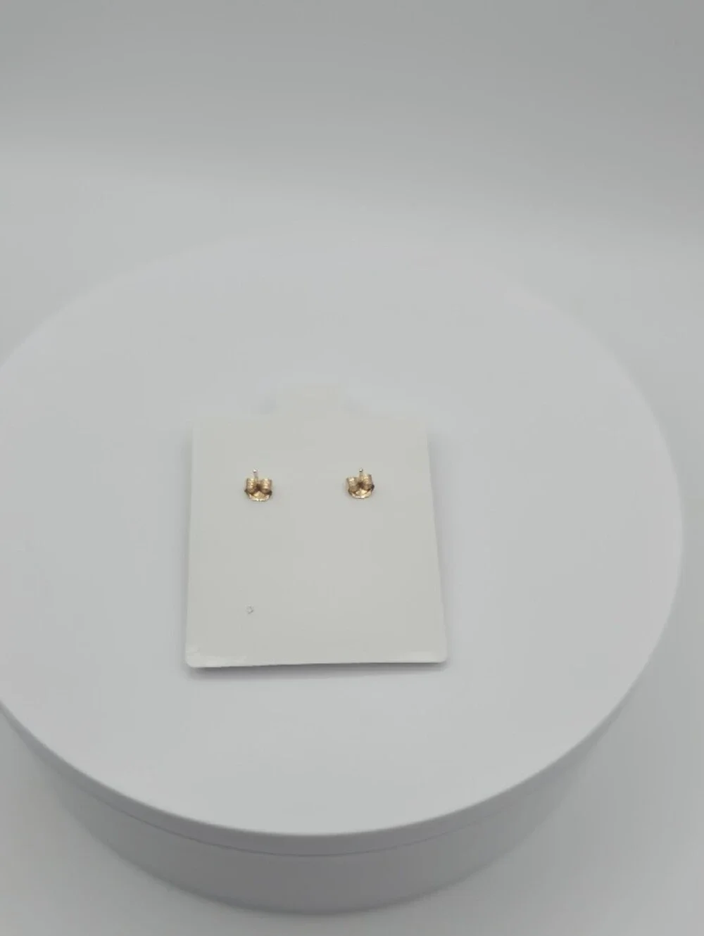 gold earrings classic beautiful