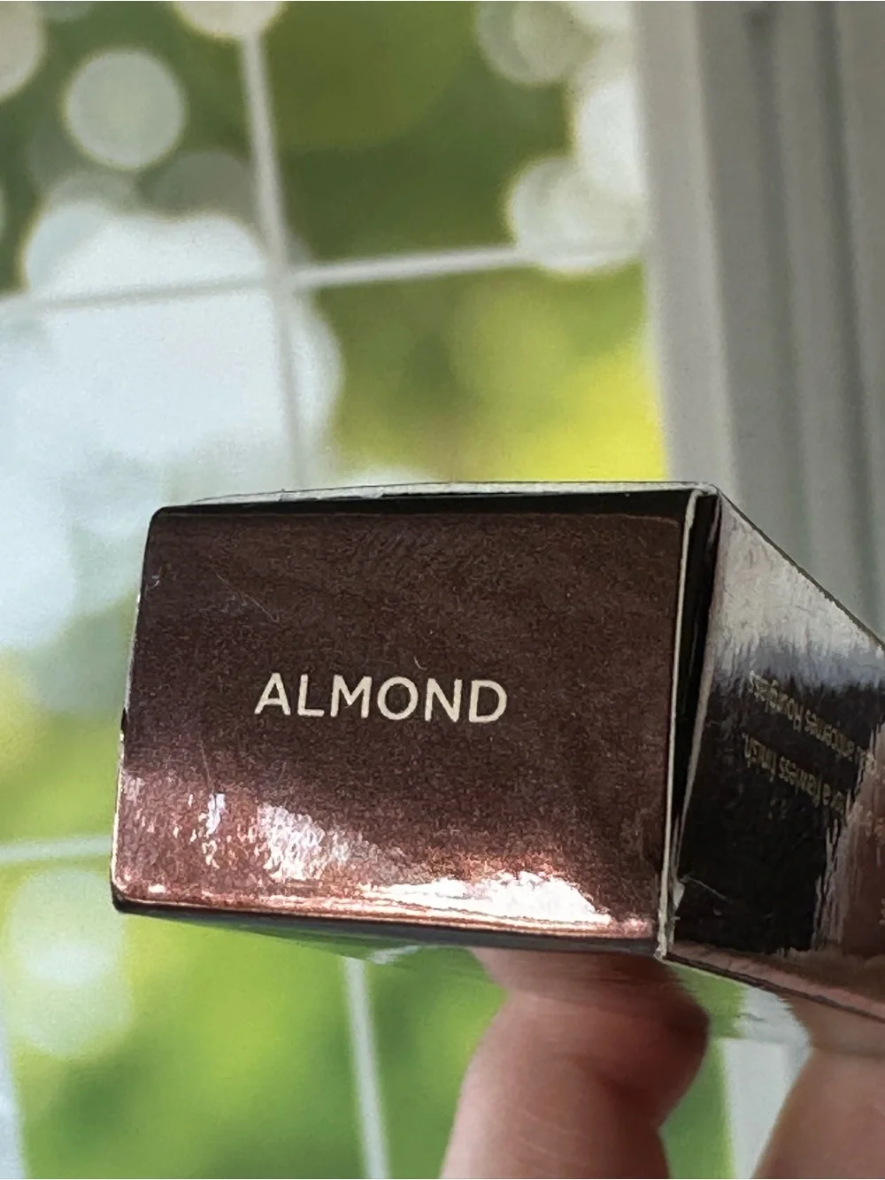 Hourglass conceal brighten