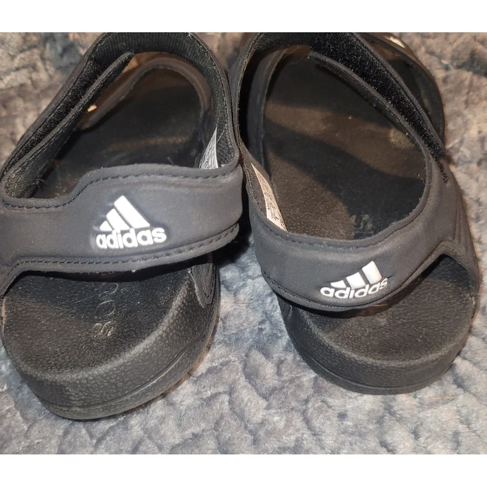 Adidas Adilette Sandals‎ Black Kids Size 1 Hook and Loop spring summer