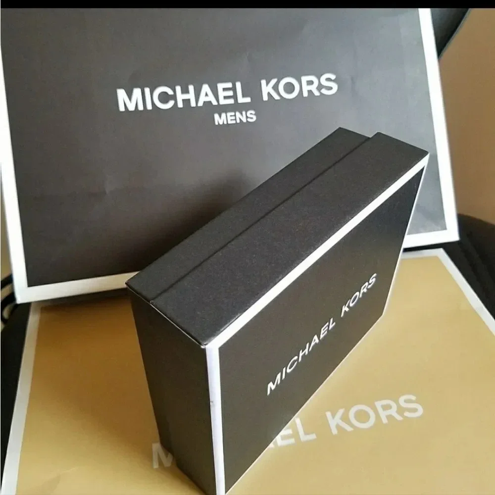 Michael Kors 17% black