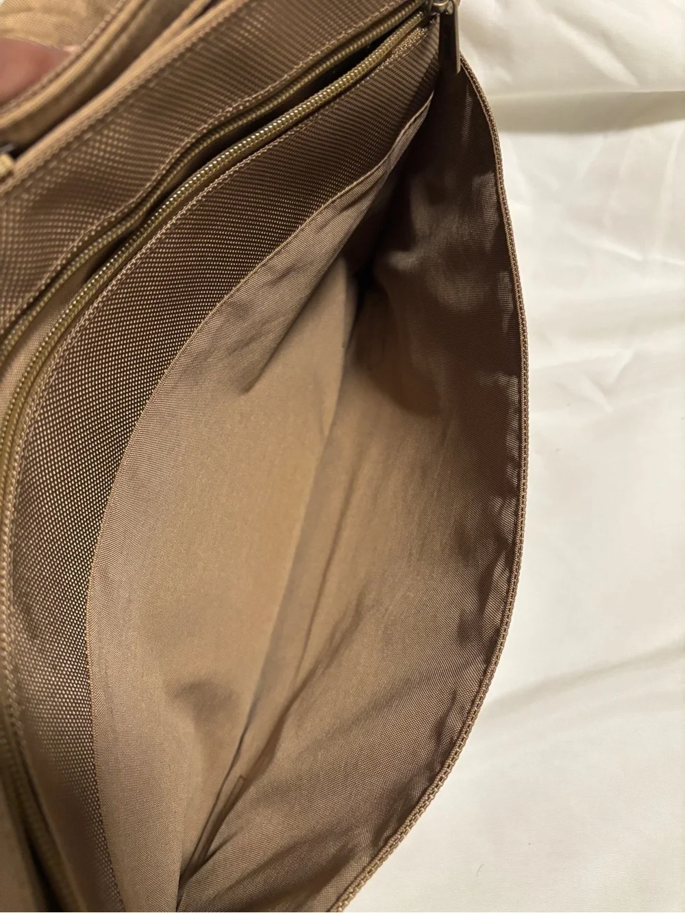 Hartmann tan canvas shoulder