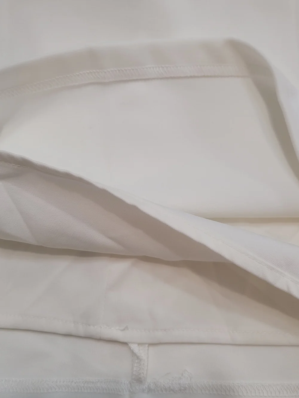 Runaway The Label sleek white