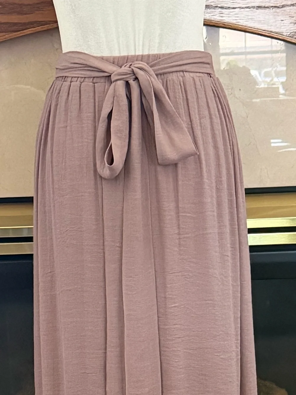 Listicle color waist fabric