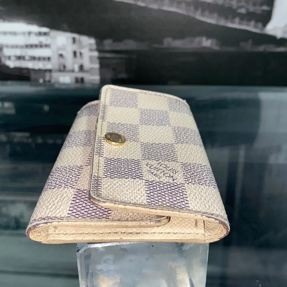 Louis Vuitton prior functions