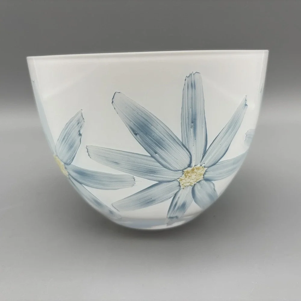 Orrefors Hand Painted‎ Daisies White Glass Round Deep Bowl  Signed 5