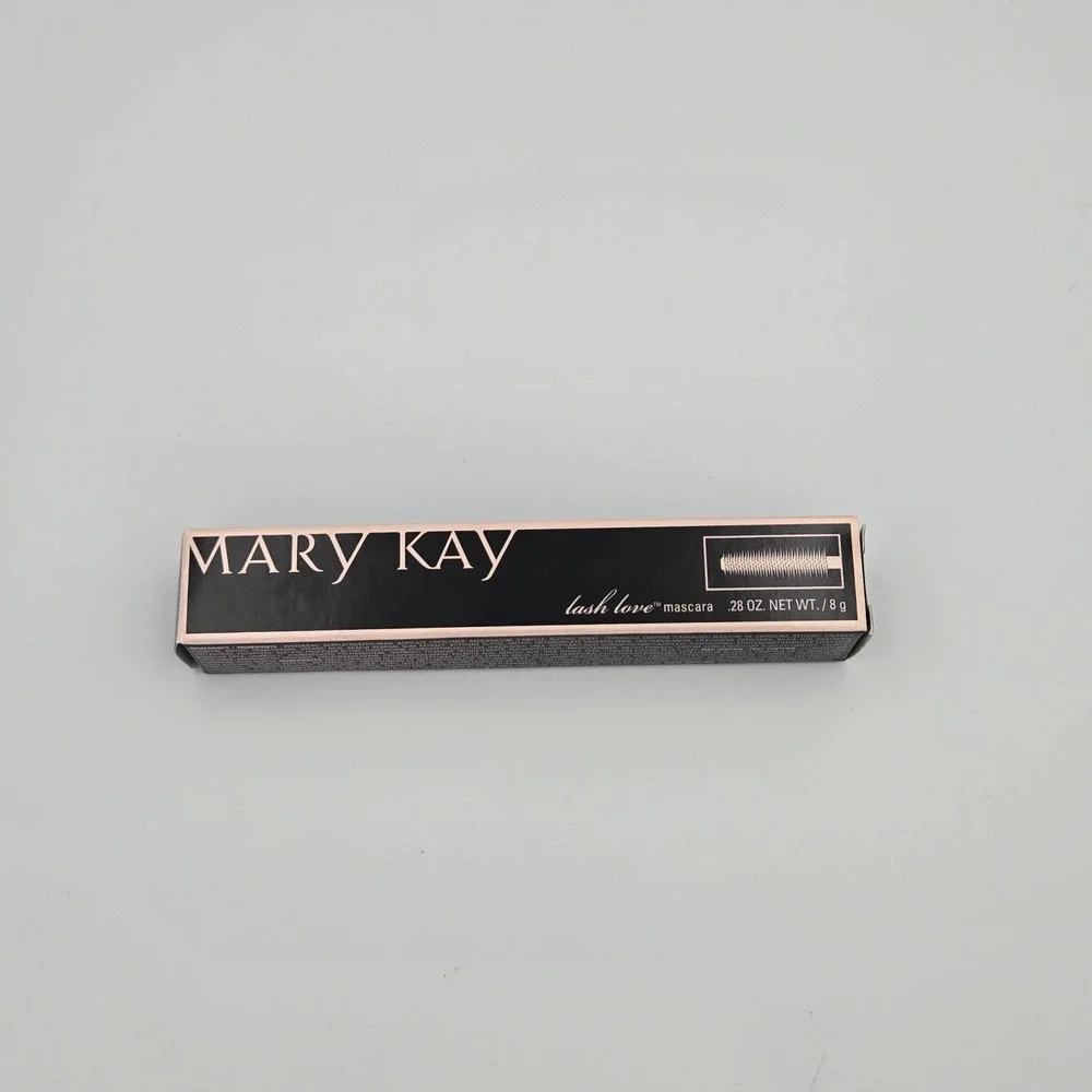 Mary Kay Lash Love Mascara - I Love Black #041481 - unused in‎ box - .28 oz