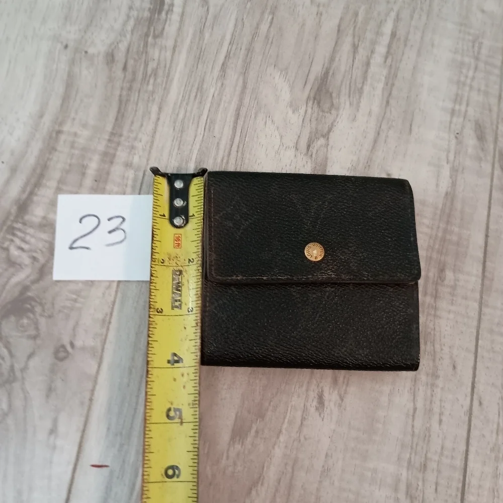 Louis Vuitton button does