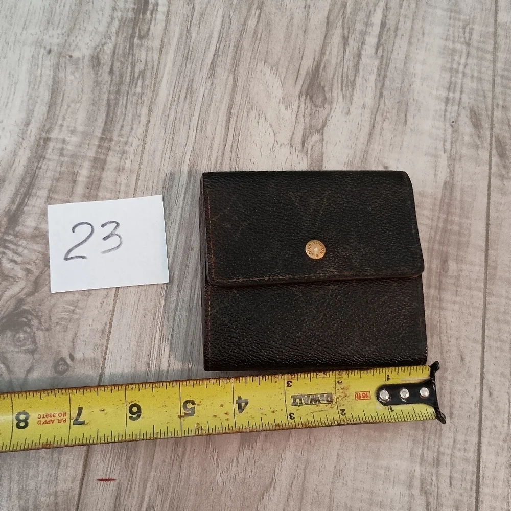 Louis Vuitton button does