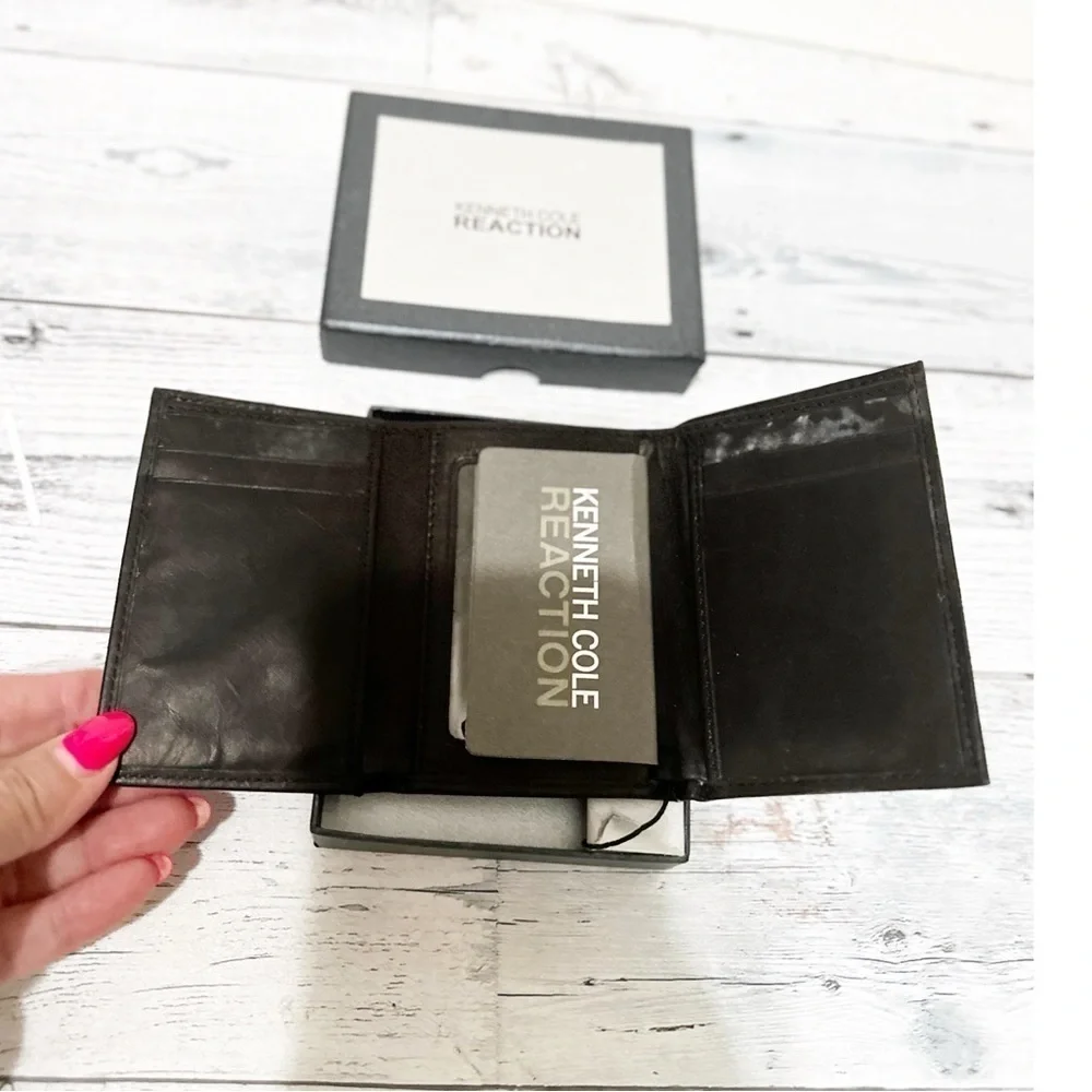 Kenneth Cole Reaction brand new