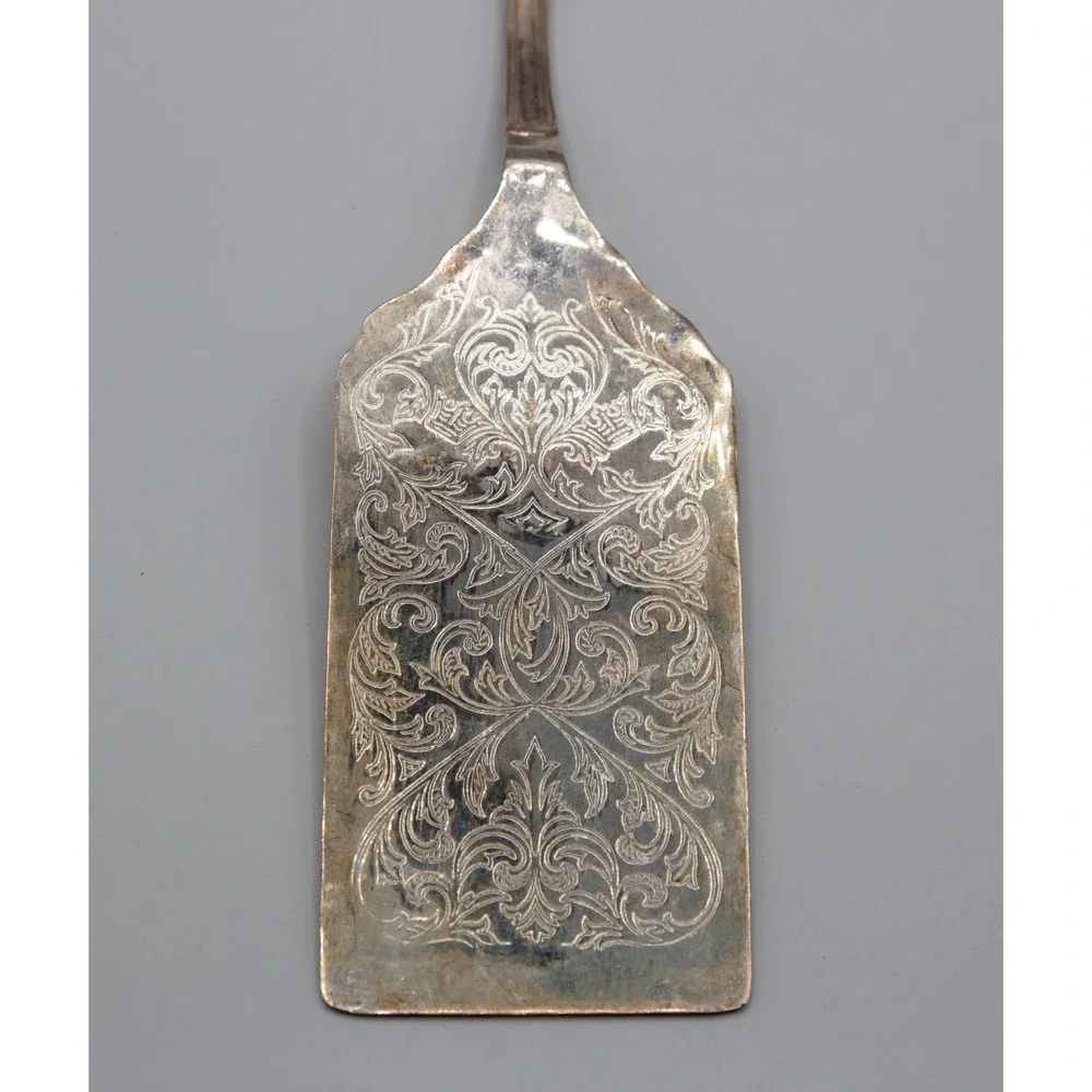 Silver Plated Etched Floral Cake Pastry Server Shell Handle Vintage Style 10.5