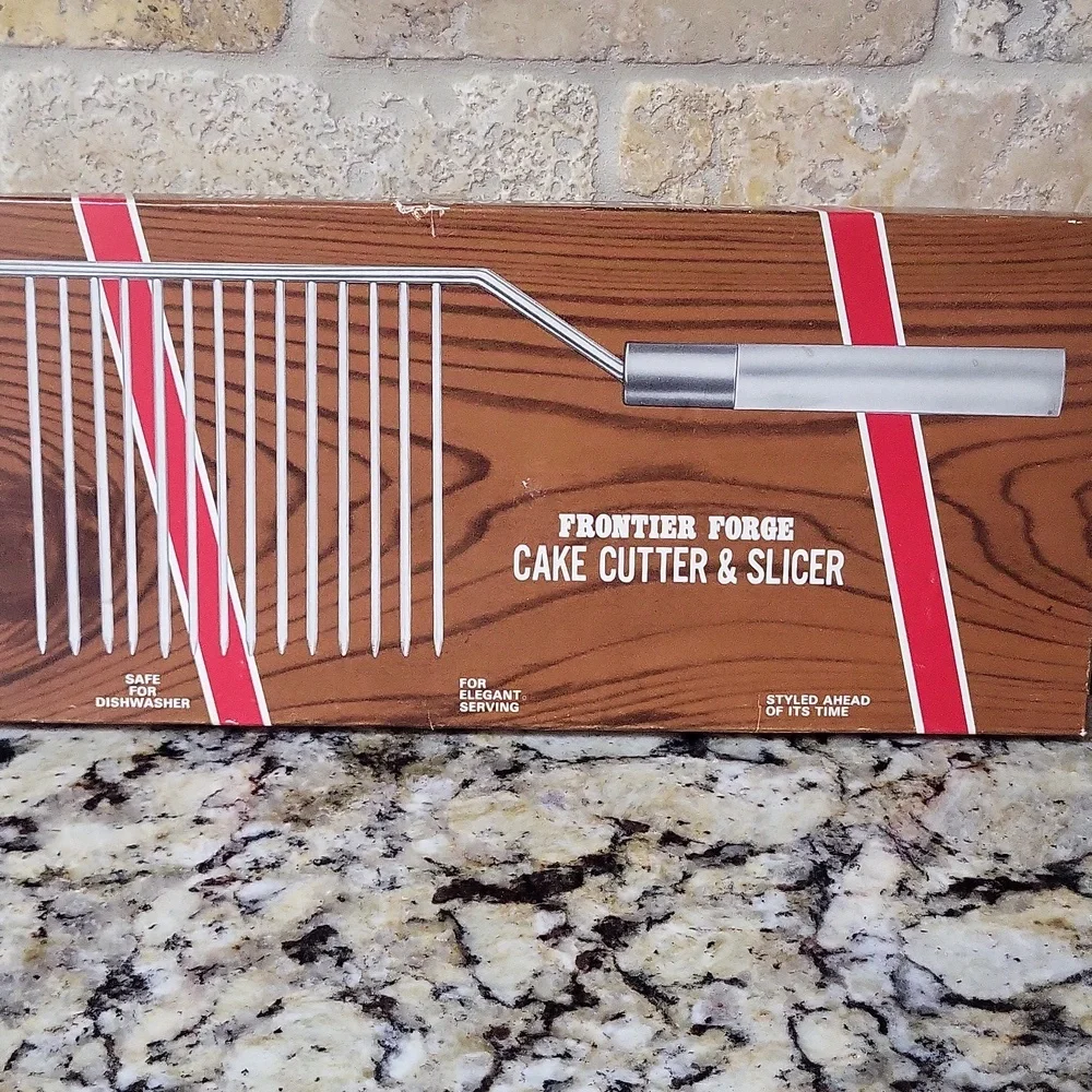 Frontier Forge Cake Cutter & Slicer